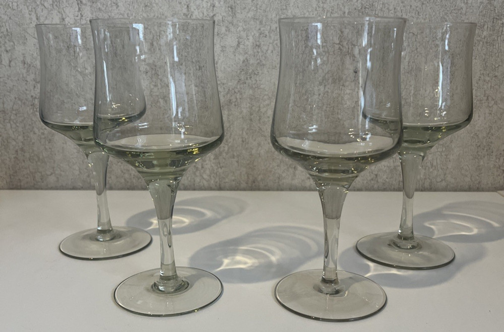 Vintage Retro Long Stem Wine Glasses Green Hue 7′ Set of 4