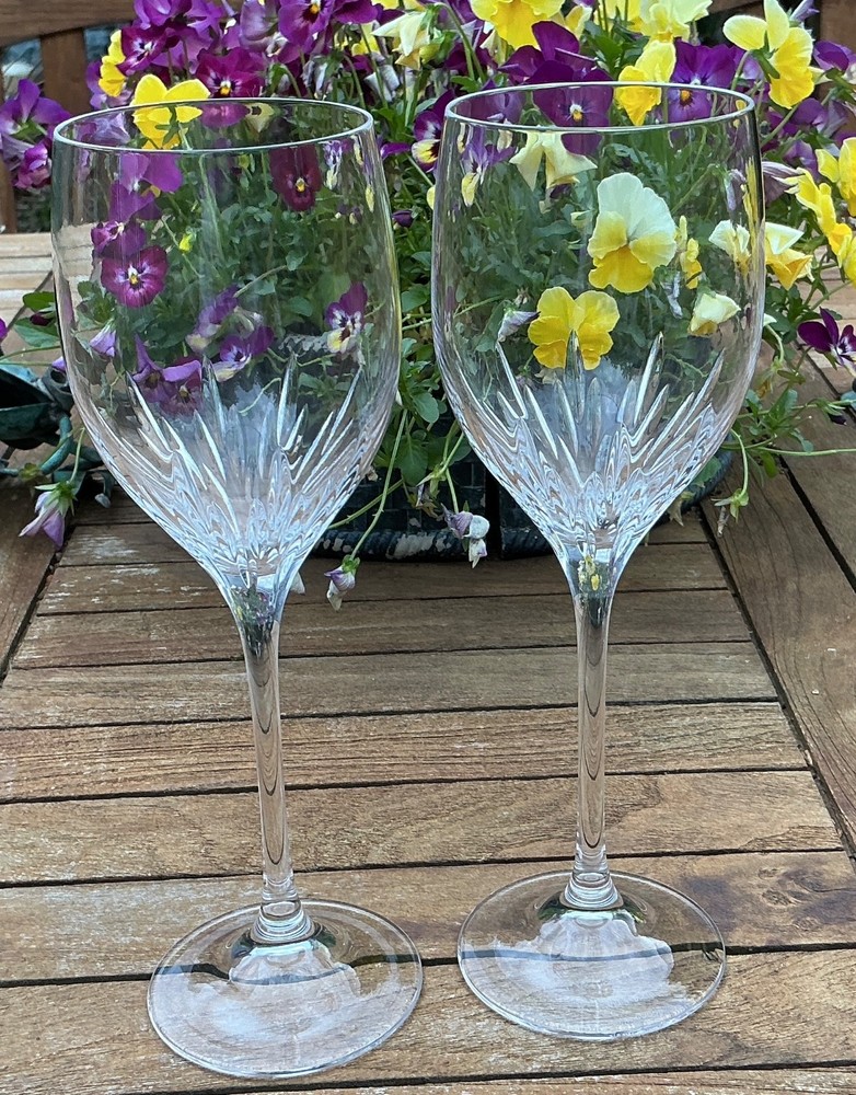 Pair Wedgwood Vera Wang Duchesse Wine Glasses, 9.5″ EXCELLENT!