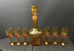 VINTAGE BERKELEY HOUSE ITALY HAND BLOWN AMBER DECANTER W/6 CORDIAL GLASSES