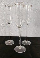 3 Vntg Champagne Flutes