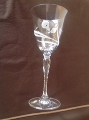 New 8 OSCAR de la RENTA CRYSTAL CARVED WATER / WINE GLASSES Hight 8 1/4″