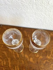 VINTAGE HAND DECORATED SET OF 2 INTERGLASS ITALY CRYSTAL WINE GLASSES GOLD RIM