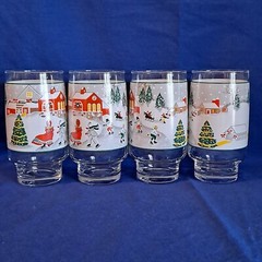 Lot 4 Sango SILENT NIGHT Glass TUMBLERS Christmas Winter Town 10 oz Juice 5 3/4″