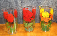 3 VINTAGE MISCELLANEOUS GLASS TUMBLERS ~ 10 oz ~ Tulip Yellow/Orange Flower Red