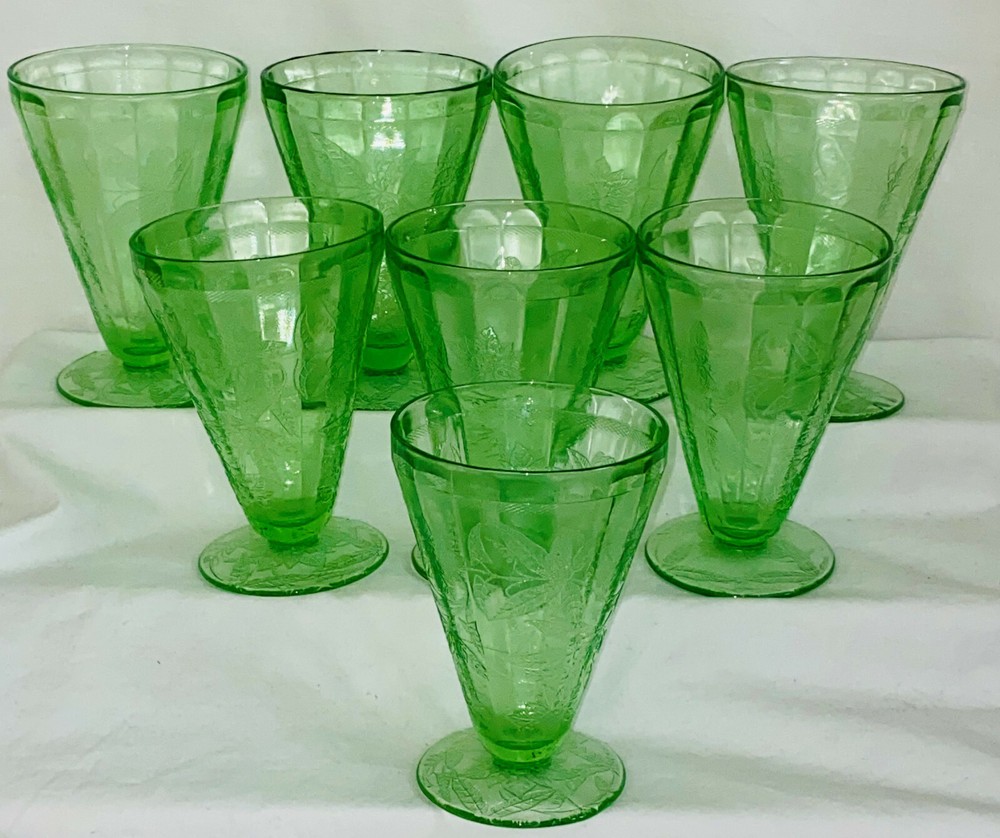 8 Jeannette FLORAL POINSETTIA GREEN *4 3/4″ – 7oz FOOTED WATER TUMBLERS*