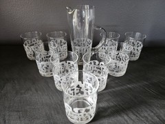 DOROTHY THORPE Pitcher and 9 tumbler/low ball/rocks glasses