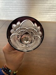 BEAUTIFUL VINTAGE Amethyst Cut To Clear Crystal Tall Wine Glass 8.75″H