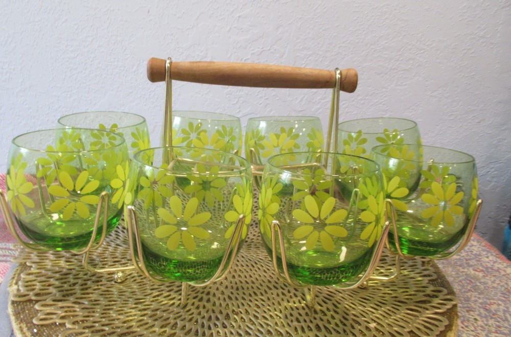 Flower Power 60″s 70″s 7 Roly Poly Glasses w /Caddy Green Yellow Daisies