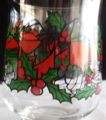 Set of 5 Christmas Holiday Footed 10 oz Libbey Glass Tumblers Holly Design