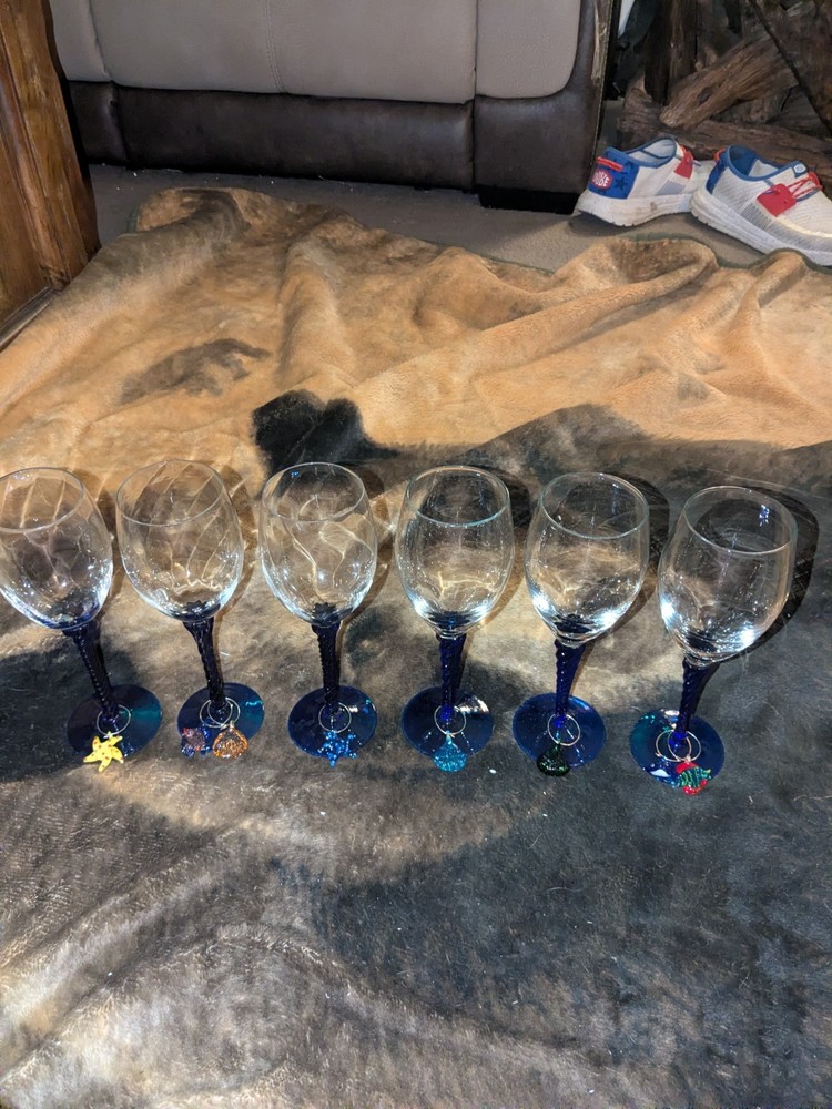 6 Glass Wine/Champagne Glasses with Cobalt Blue Twisted Stem & Sea Pendants