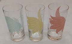 3 Vintage 1940’s McBride Cameo Frosted Leaf Blue Pink Yellow 5.5″ Tumblers
