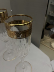 Beautiful VTG Set of 4 Cut Crystal Champagne Flutes w/Gold Overlay Trim 8″ H