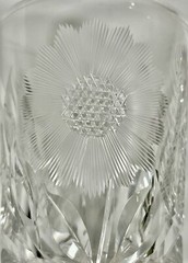 Beautiful Crystal Rocks Glass Sunflower & Leaf Motif Unknown Brand