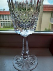 Galway Crystal (Ireland) «Claddagh» Water Goblet 7 1/2″ Tall.