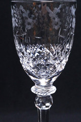 Rogaska ‘Gallia’ Crystal Wine Goblet 7 3/4″ Tall Cut Floral Designs Yugoslavia