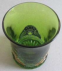VINTAGE EAPG COLORADO GREEN GLASS TUMBLER w/GOLD LACY MEDALLION~3.75″