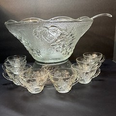 Continental Pride Punch Bowl w/Stand & 8 Vintage Anchor Hocking Clear Punch Cups