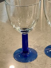 4 Vtg Cobalt Blue Thick Stem Clear Bowl Blown Glass Wine Glass 7″ Water Goblet