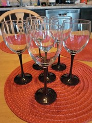 6 Vtg. Luminarc «Dimino » or » Signature Black» 12oz. Wine Glasses 8 1/4 » Tall