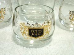 Vtg VIP Gold Crest Cocktail Pitcher & 3 Roly Poly 4 Oz Glasses Tumblers Barware