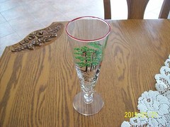 4 Pilsner Glasses – Red Rimmed Glasses – Hay Wagon – Farm Scene «Making Hay»
