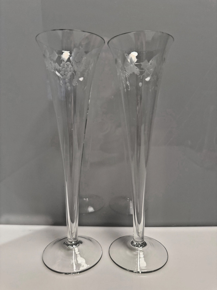Pair of Vintage Clear Glass Etched Grapes and Leaves Champagne Flutes – 10″ tall