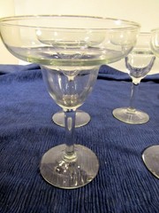 VINTAGE LOT OF CLEAR CRYSTAL GLASS MARTINI COCKTAIL GLASSES LOT OF 1 (EZS002511)