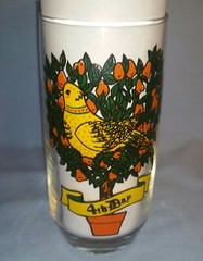 *CHOICE* 12 DAYS OF CHRISTMAS 5-7/8″ TALL X 2-1/2″ ACROSS RIM DRINKING GLASSES