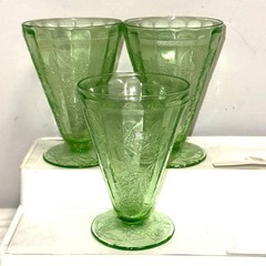 3 Jeannette FLORAL POINSETTIA GREEN 4 3/4″ – 7oz FOOTED WATER TUMBLERS