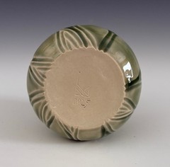 Lynn Trott Studio Art Pottery 3 1/4″ Glossy Carved Celadon Green Cup
