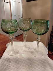 VTG.3 LIME/PERIDOT COLOR CUT TO CLEAR CRYSTAL WINE HOCK FLORALS VINES &LEAVES Lh