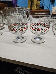 Set of 16 Vintage Christmas Libbey Ribbon & Berry Festive Glasses (OK)