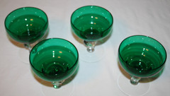 4 Green Top and Clear Bubble Stem 8 oz Wine Goblets – M1