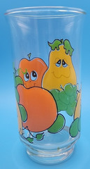 Set of 2 Vintage Anchor Hocking Nancy Lynn Anthropomorphic Smiling Fruit Glasses