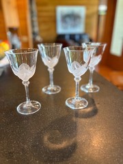 CRISTAL D’ARQUES DURAND SET OF 4 FLORENCE PETAL WATER WINE GLASSES NEAR PERFECT
