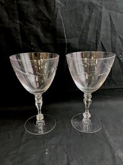 Lot of 4 Embossed Hexagon Stemmed Crystal Wine Glasses Pre-Owned Set