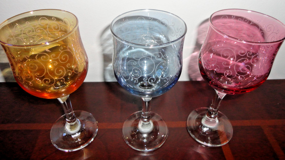 CRISTALLERIA FRATELLI FUMO SET / 3 ETCHED AMBER BLUE & PURPLE WINE GLASSES ITALY