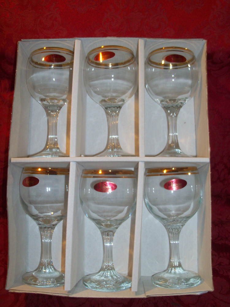 Valencia Wine Glass 24k Gold Rim 5.75 Inches Tall, 6 OZ. NEW IN BOX (6)