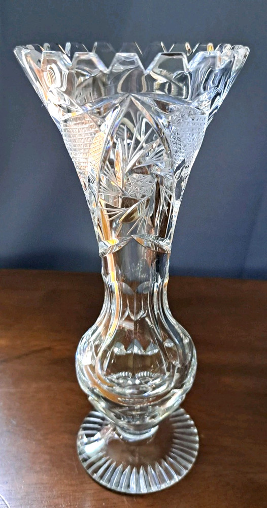 American Brilliant Style Whirling Star Pedestal Lead Crystal Vase Pinwheel Bud