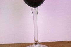 Plum Purple Wine Glass Swirl Optic Bowl & Clear Smooth Stem 8 1/4 «