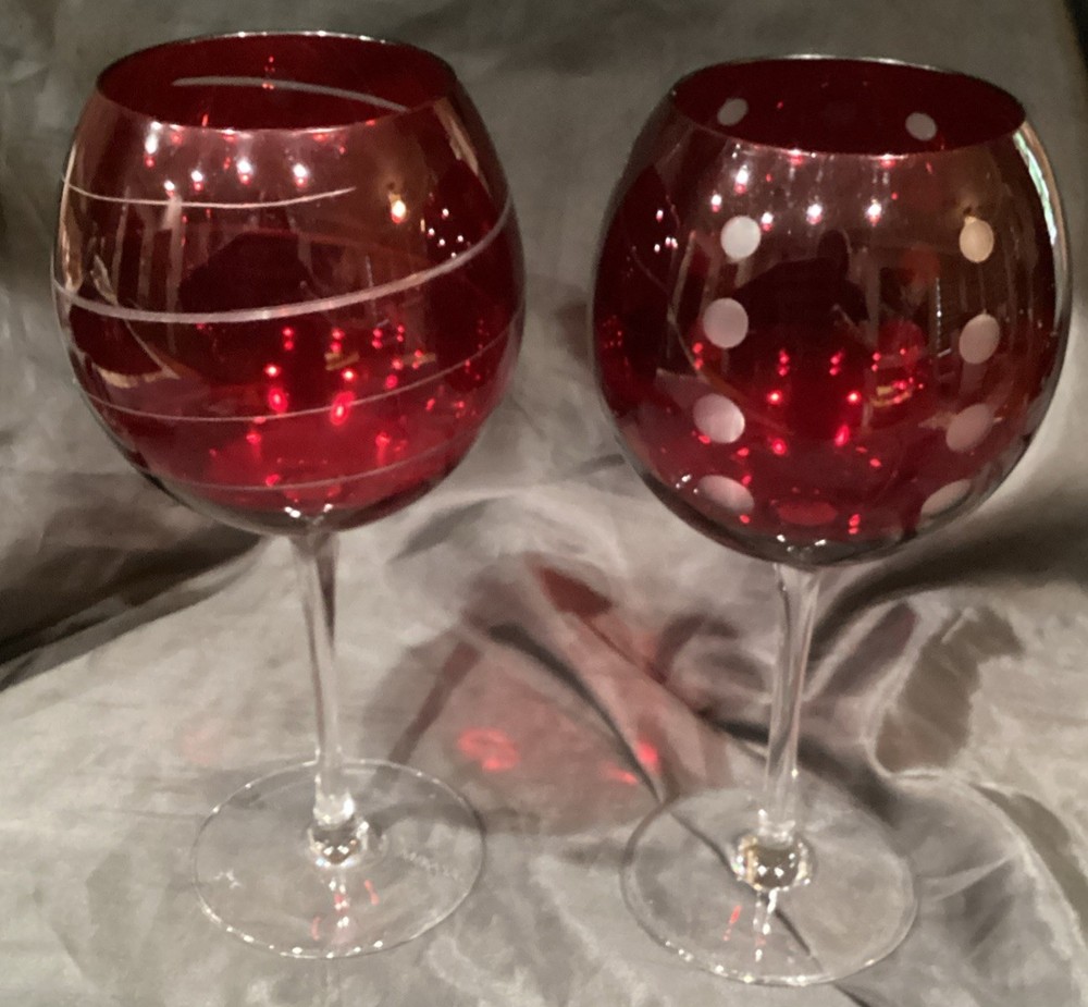 2 MIKASA RED BALLOON CHEERS WINE ETCHED SWIRLS AND DOTS 9 1/8”T EX