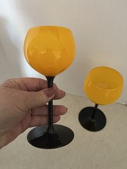 Hand Blown Glass Stemmed Wine Goblets Yellow And Black Modern 6.25”x3” Set Of 2