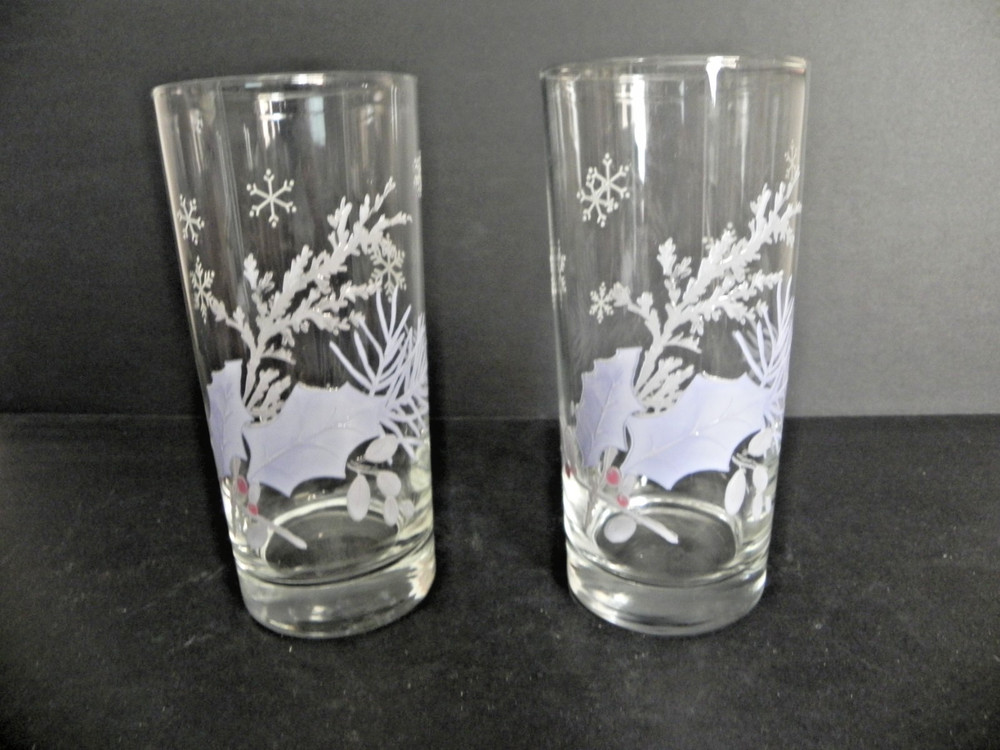 Pfaltzgraff Winter Frost 15 oz Glass Coolers 6.25” – Set of 2 – Discontinued