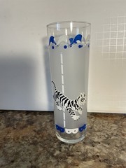 VINTAGE TALL LIBBEY FROSTED ICED TEA GLASS CAROUSEL BLACK & WHITE TIGER *MINT*