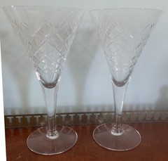 Pair Water Goblet Fan&Criss Cross, V Shape, Pulled Stem UNK7653, 7 5/8″