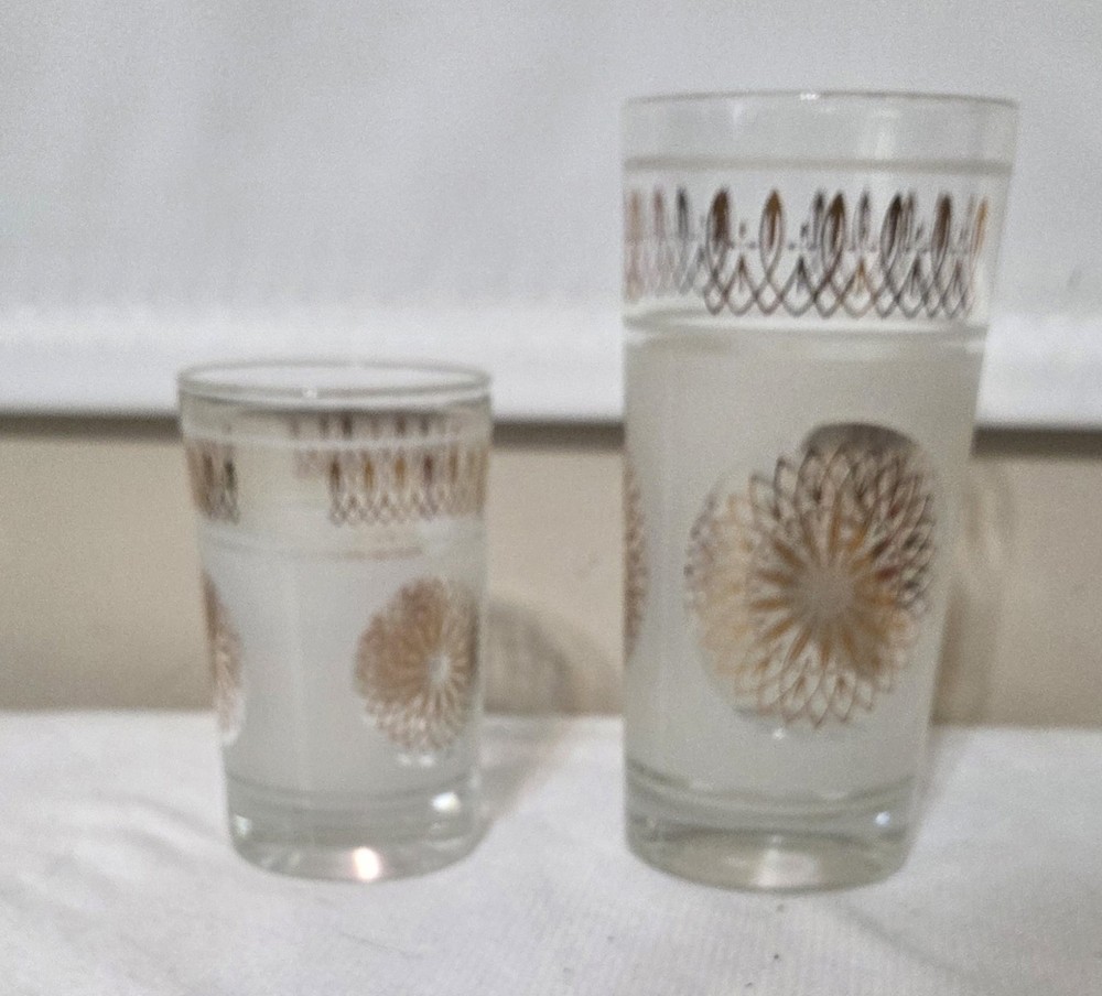 VINTAGE Pair of Frosted Gold Embossed Sunflower Highball Glass