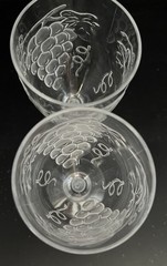 Set Of 4 Acrylic Plastic Raised Grapes Wine Glass Stemmed 7½» Tall