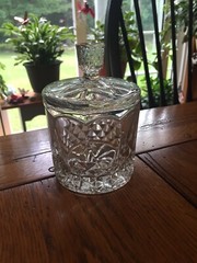 VINTAGE CLEAR CRYSTAL CUT GLASS DIAMOND STARBUST COVERED JAM CANDY CONDIMENT JAR
