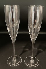 Signed DOM PERIGNON Crystal Etched SHIELD LOGO 9 1/8″ CHAMPAGNE FLUTES ~Set Of 2