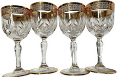 Set Of 4 Vintage Royal Crystal Rock RCR Gold Trimmed Stemmed WINE Glasses